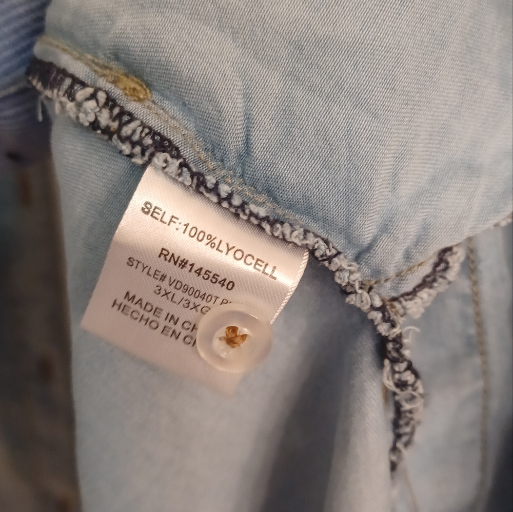 Button Up Top - Picture 10 of 10
